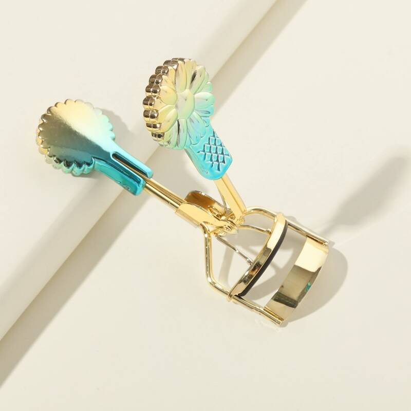 

Flower Handle Eyelash Curler, Blue