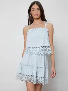 SHEIN 緹花蕾絲下擺吊帶上衣和多層半身裙套裝 - 淺藍色 - 查看 1