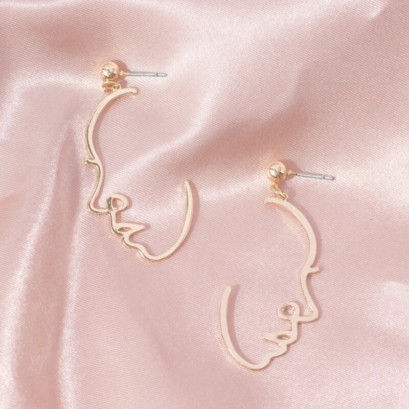 

1pair Figure Drop Earrings, Gold