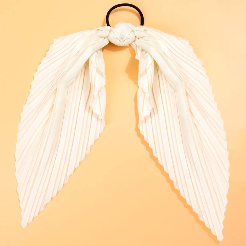 

Pleated Scrunchie Scarf, White