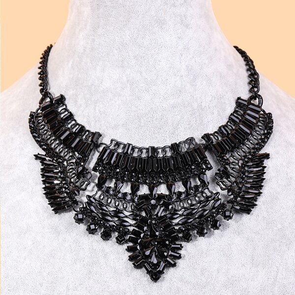

Geometric Decor Hollow Out Necklace, Black