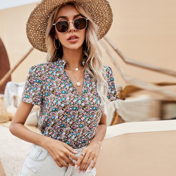 

Notch Neck Ditsy Floral Blouse, Multicolor