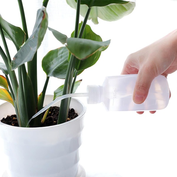 

1pc Squeeze Type Watering Bottle, White
