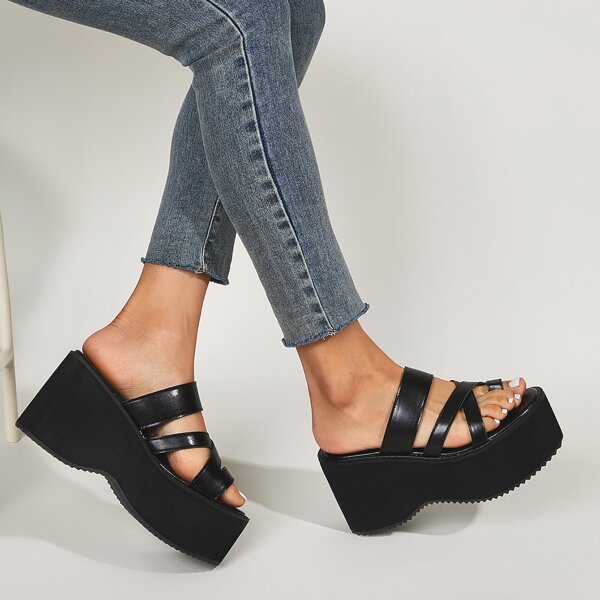 

Toe Ring Wedge Sandals, Black