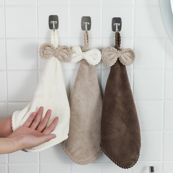 

1pc Bow Decor Random Hand Towel, Multicolor