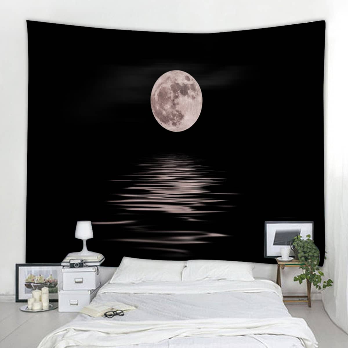 

Moon & Lake Print Tapestry, Multicolor