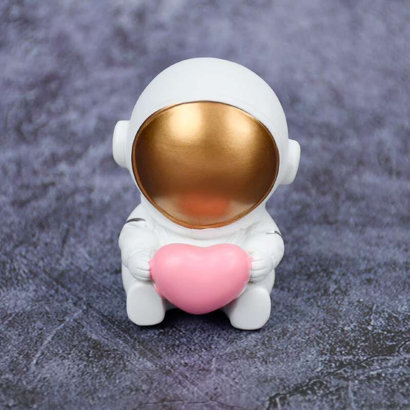 

Love Heart Astronaut Model Desktop Ornament, Multicolor