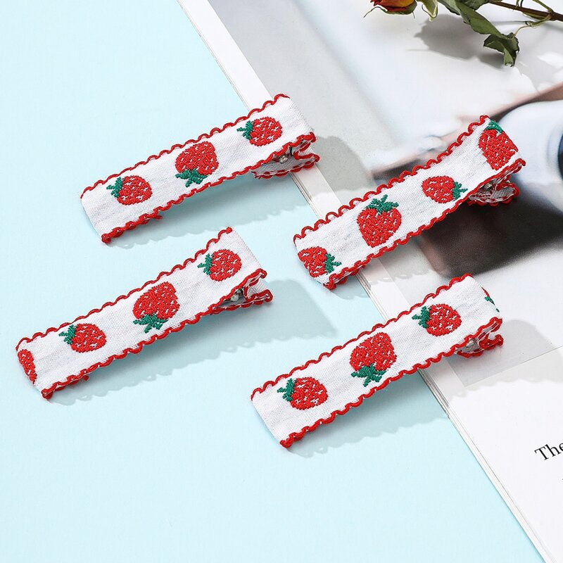 

2pcs Embroidery Strawberry Hair Clip, Multicolor