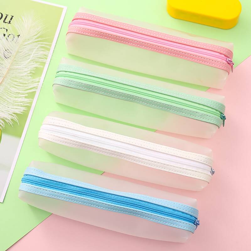 

1pc Random Simple Pencil Case, Multicolor