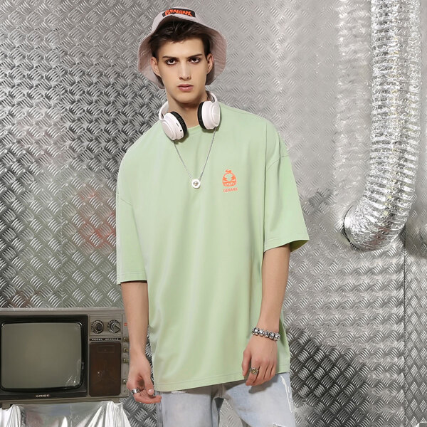 

Men Cartoon Graphic Drop Shoulder Tee, Lime green