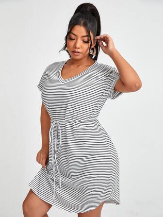 Robe ceinturée à rayures