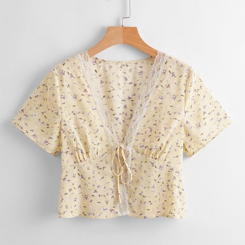 

Ditsy Floral Contrast Lace Tie Front Crop Top, Multicolor