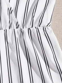 SHEIN رومبير كامي بعنق متداخل مخطط