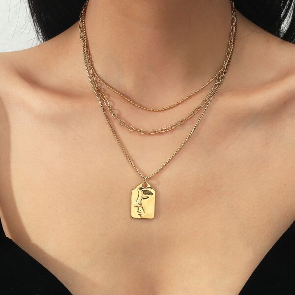 

Figure Design Layered Necklace, Gold