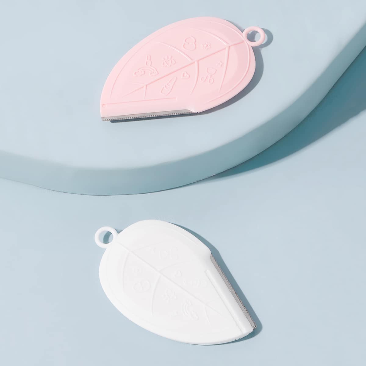 

2pcs Leaf Shaped Eyebrow Trimming Knife, Pink