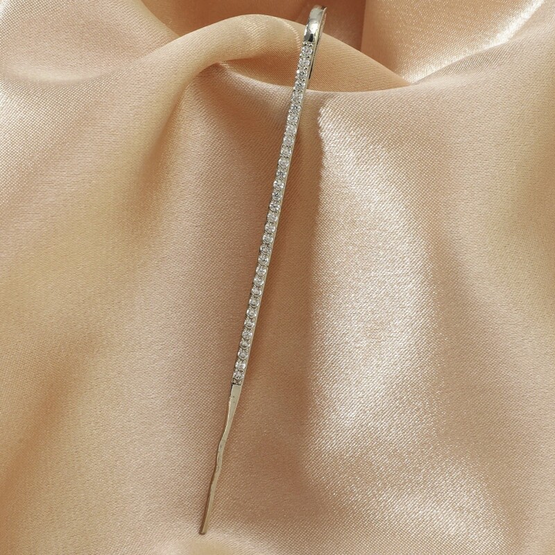 

Rhinestone Decor Thread Ear Pin, Gold