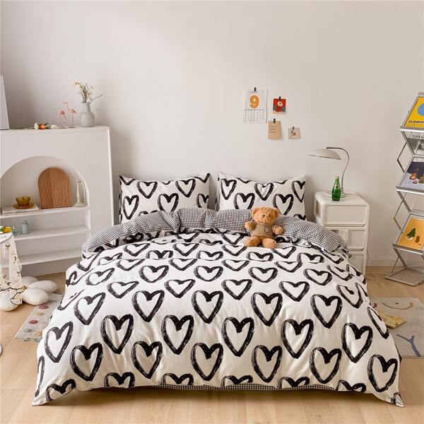 

Heart Print Duvet Cover Set Without Filler, Black and white