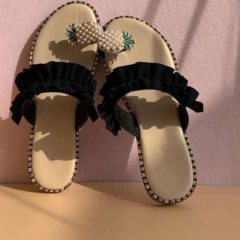 

Pineapple Decor Thong Sandals, Black
