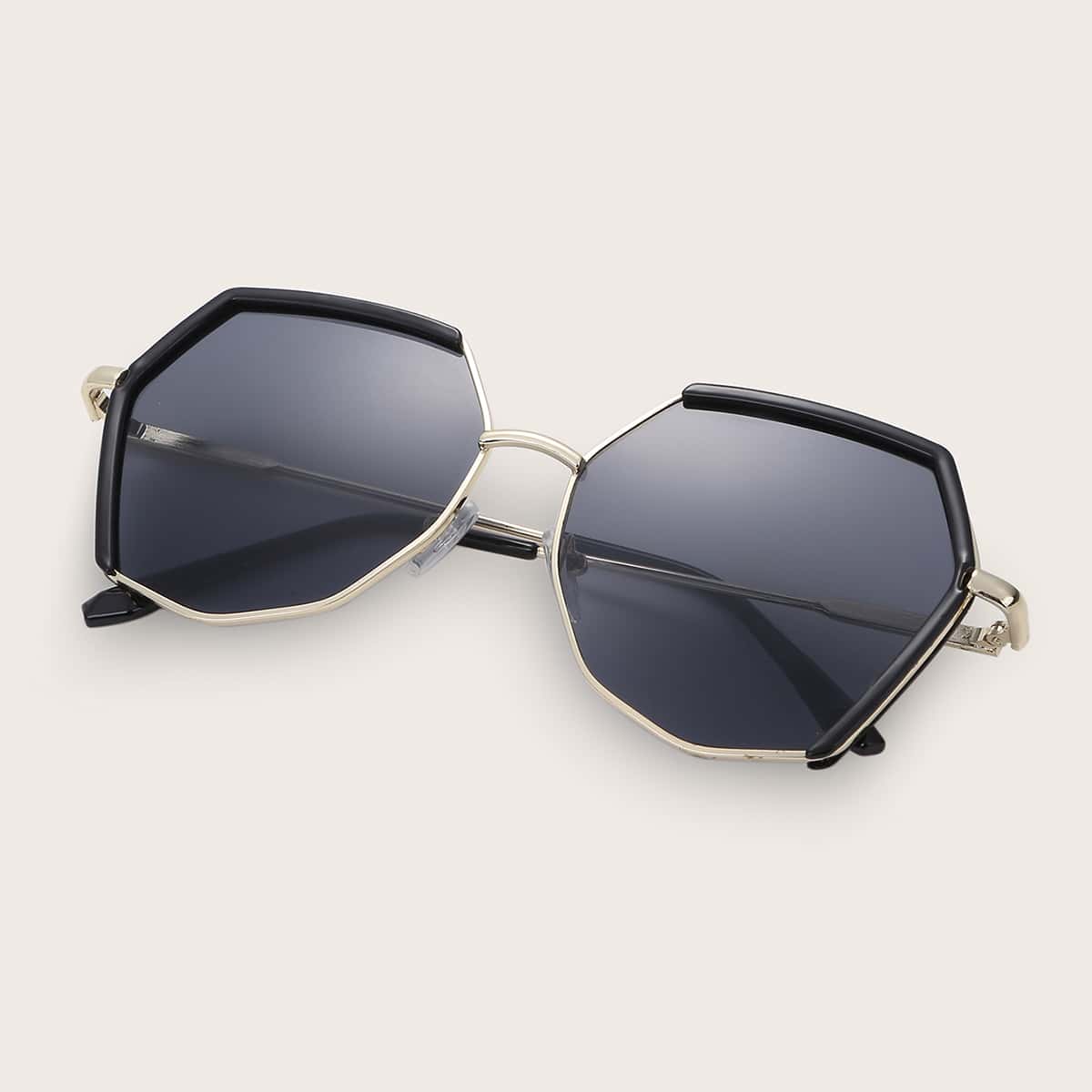 

Geometric Design Sunglasses