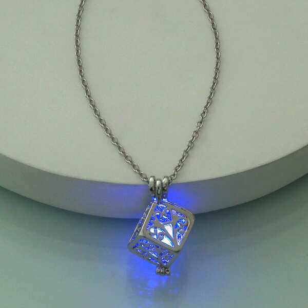 

Hollow Out Geo Charm Necklace, Silver