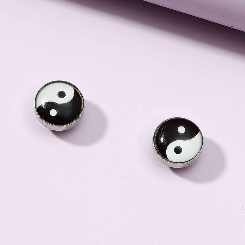 

Guys Yin & Yang Pattern Earrings, Black and white