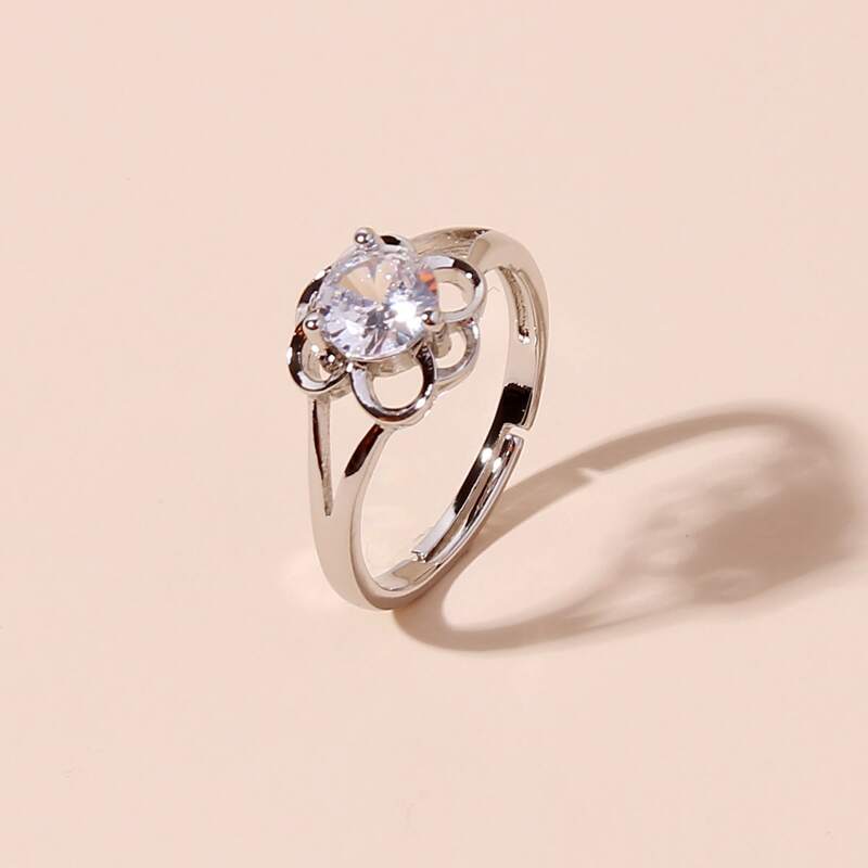 

Rhinestone Flower Design Ring, Silver