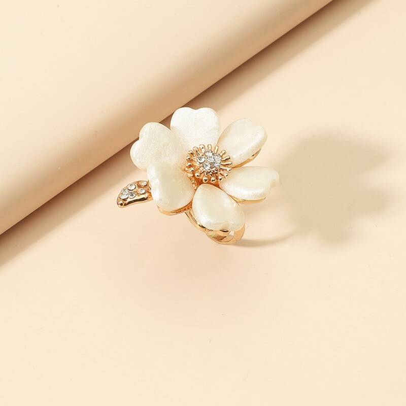 

Flower Decor Ring, White