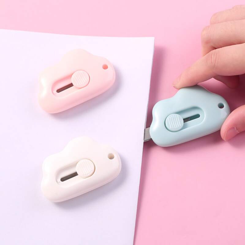 

1pc Random Color Cloud Utility Knife, Multicolor