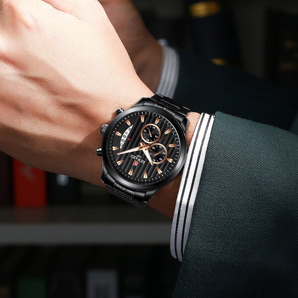 

Men Round Pointer Date Quartz Watch