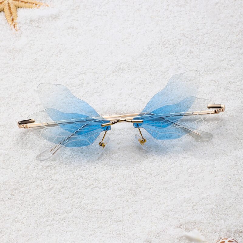 

Ombre Wing Frame Sunglasses