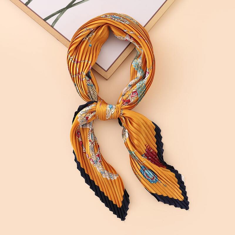 

Chain Print Pleated Bandana, Multicolor