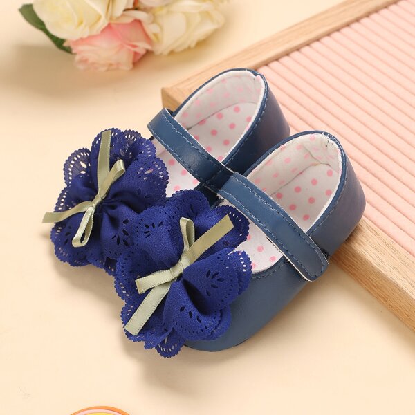 

Baby Girl Floral Decor Velcro Strap Flats, Blue