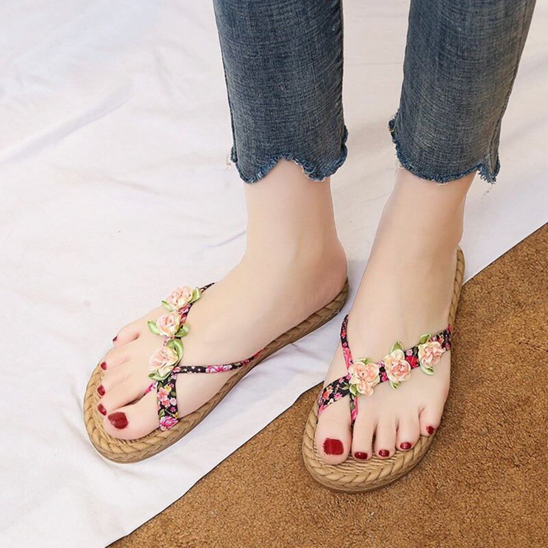 

Floral Design Thong Sandals, Pink