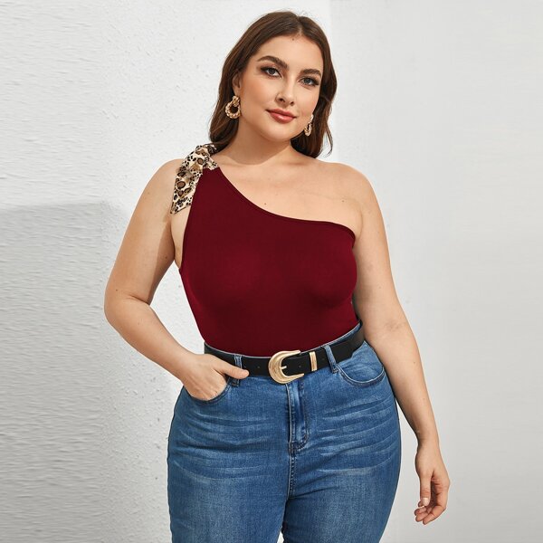 

Plus One Shoulder Knot Strap Top, Burgundy
