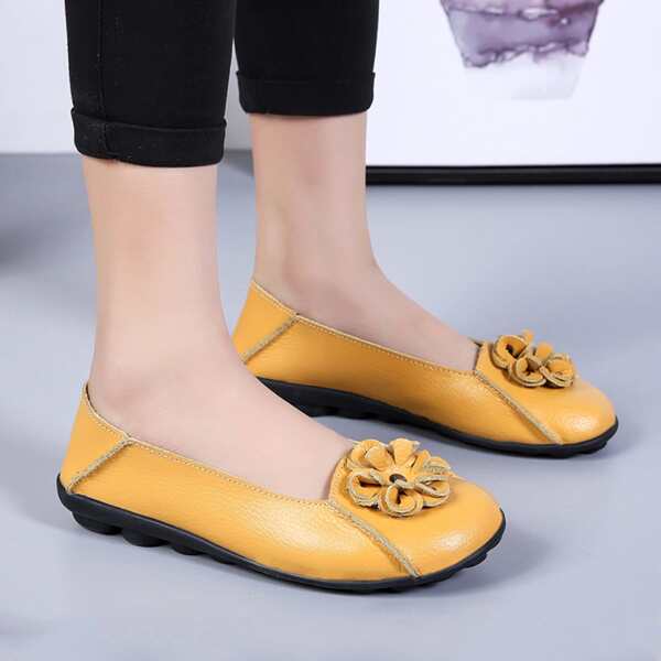 

Floral Decor Flats, Yellow