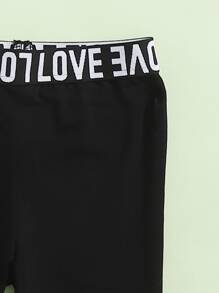 SHEIN 小女童字母圖案T恤和機車短褲套裝 - 黑與白 - 查看 4