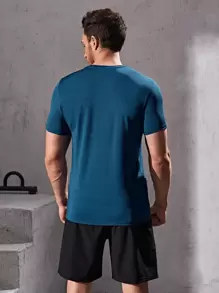 Manfinity Fitness 男友风 男士几何印花运动 T 恤 运动上衣 - 水鴨藍 - 查看 2