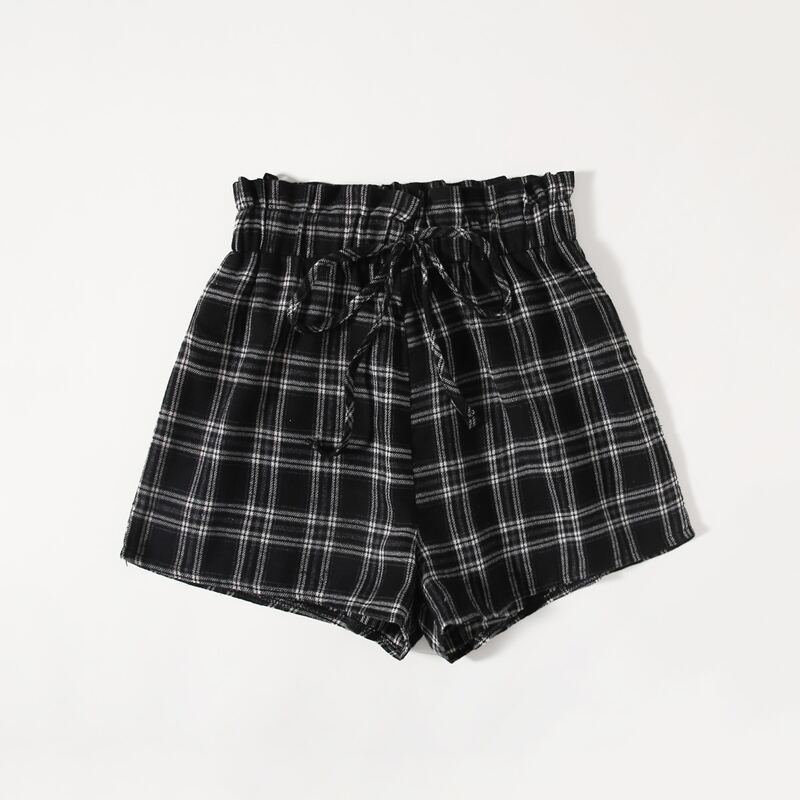

Tie Front Plaid Shorts, Black and white