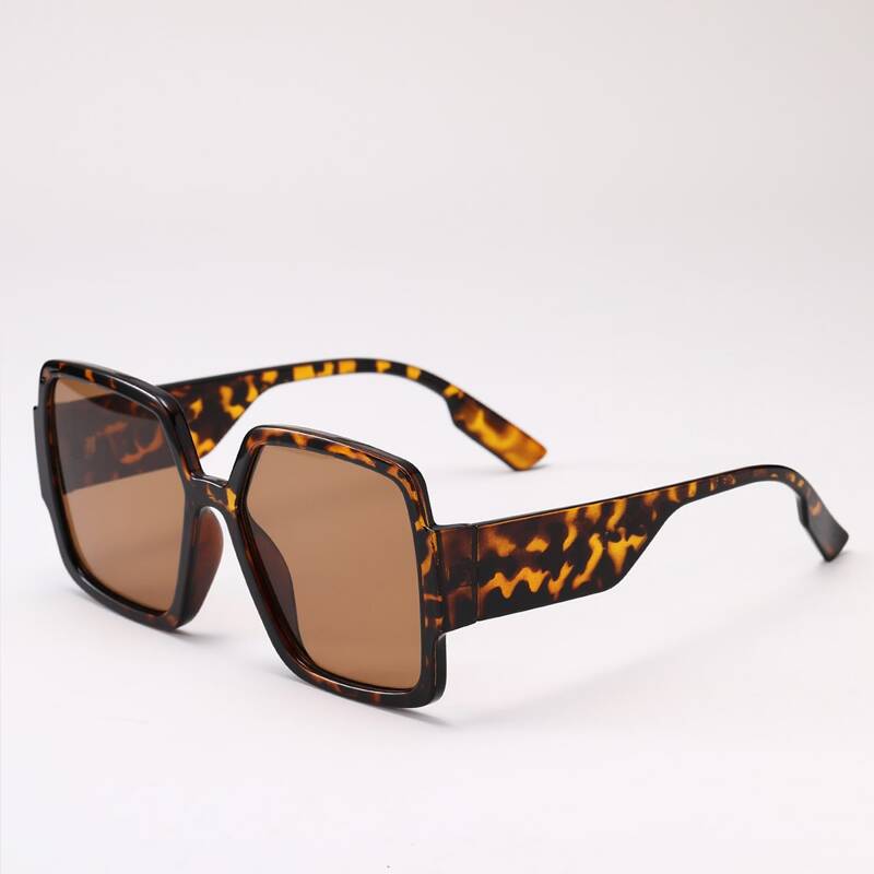 

Tortoiseshell Pattern Sunglasses
