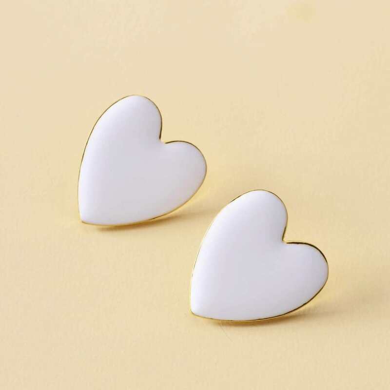 

1pair Heart Design Stud Earrings, White