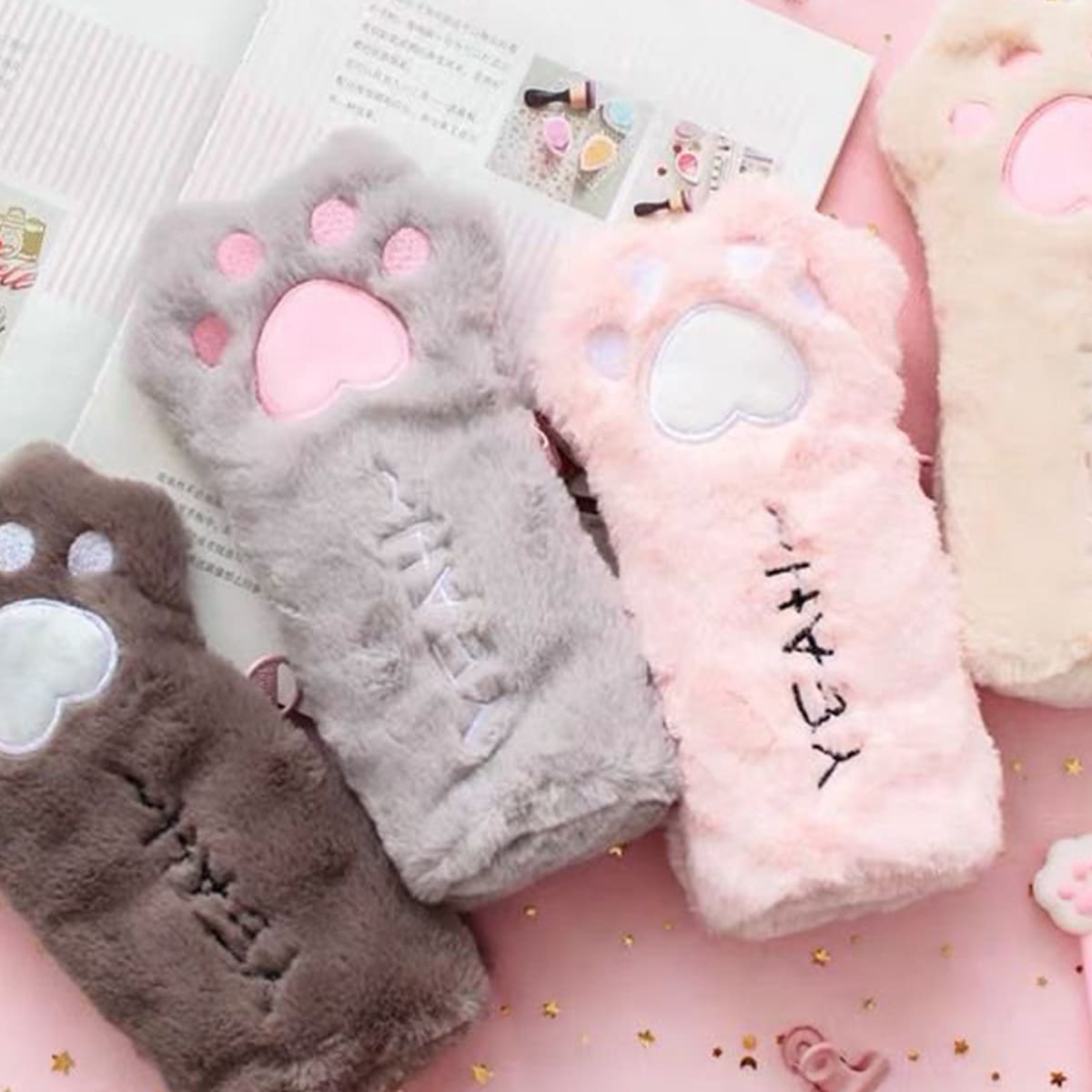 

1pc Cat Paw Shaped Random Pencil Bag, Multicolor
