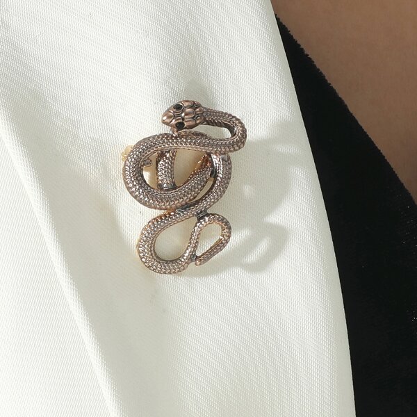 

Snake Design Brooch, Gold