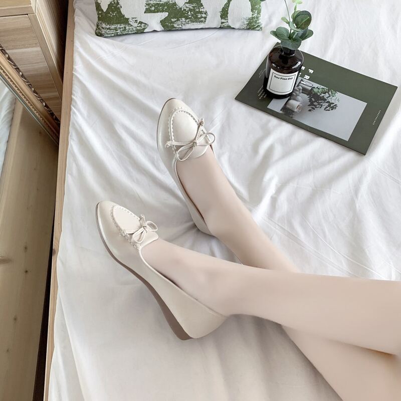 

Bow Knot Point Toe Ballet Flats, Beige