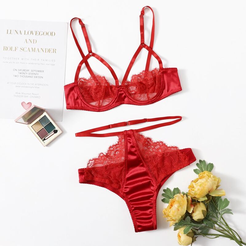 

Contrast Lace Cut-out Underwire Lingerie Set, Red
