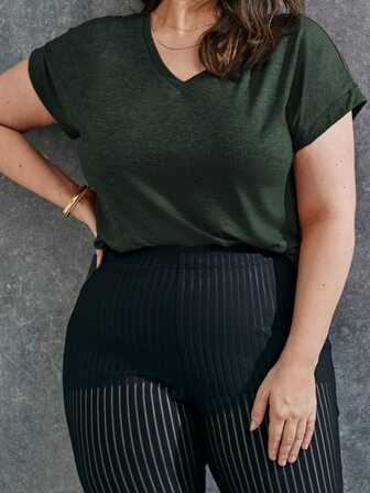 تي شيرت بلون موحد باكمام واسعة مقاس كبير