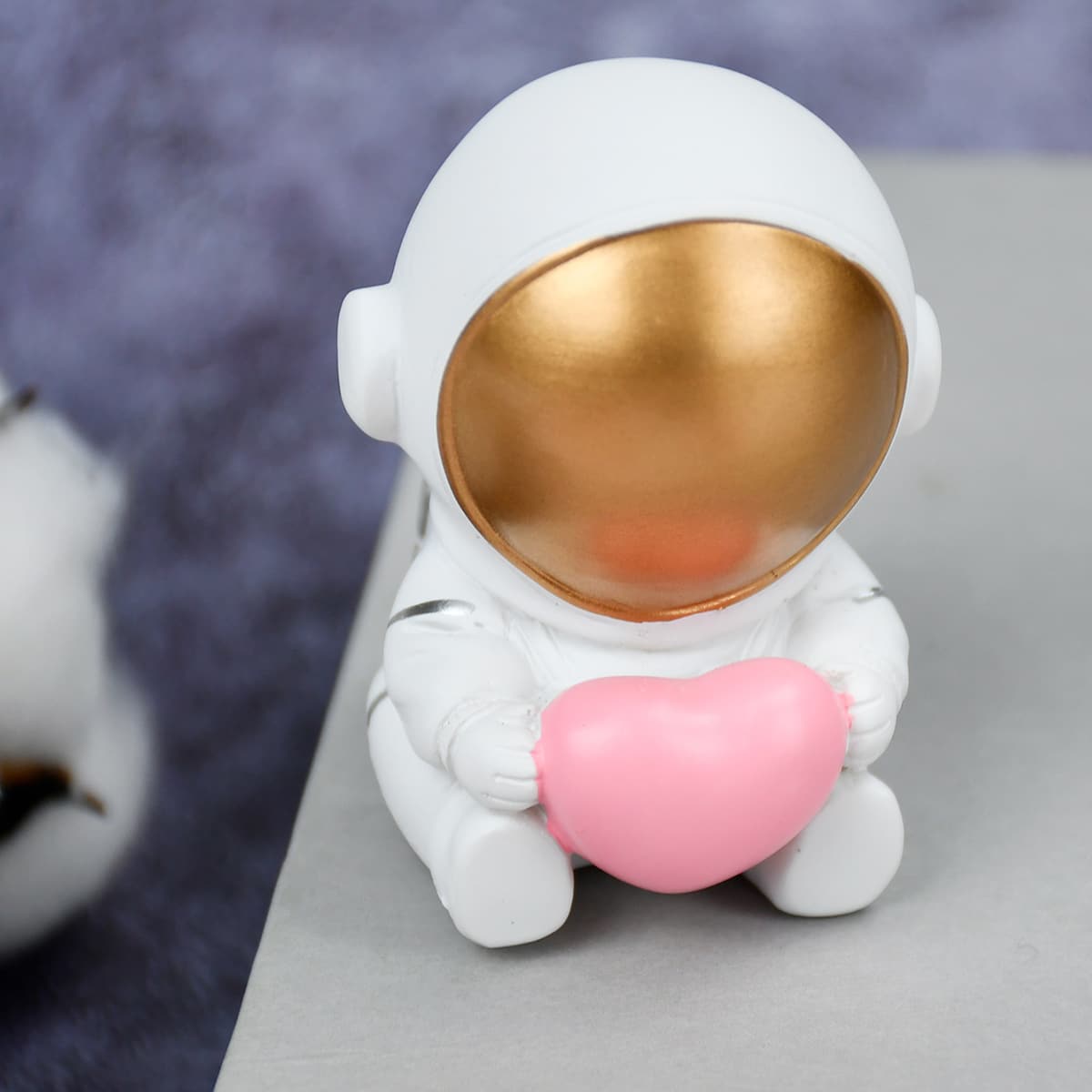 

1pc Astronaut Art Decoration, Multicolor