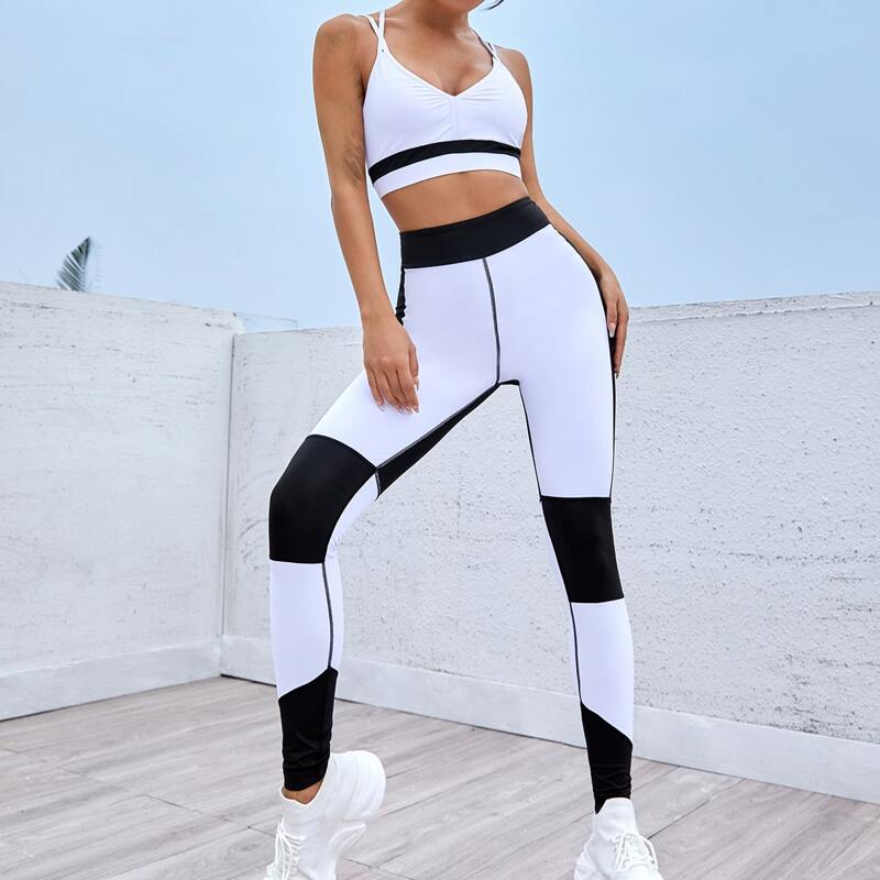 

Contrast Panel Sports Bra & Leggings, Black and white