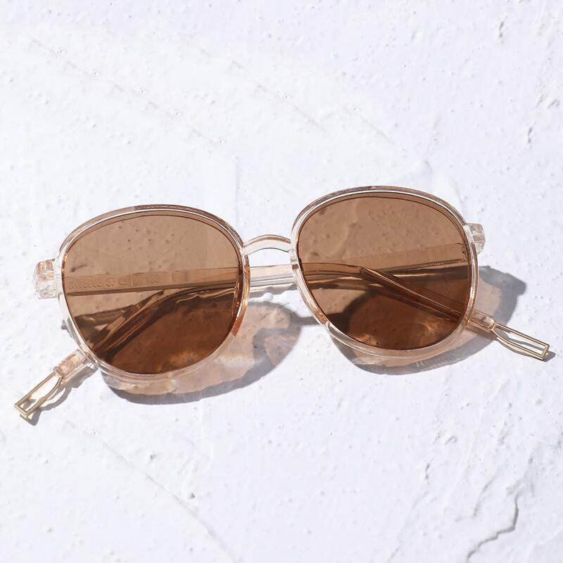 

Round Frame Sunglasses
