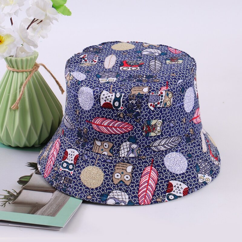 

Cartoon Print Bucket Hat, Multicolor