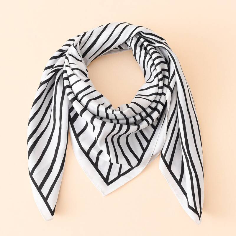 

1pc Striped Bandana, Black and white